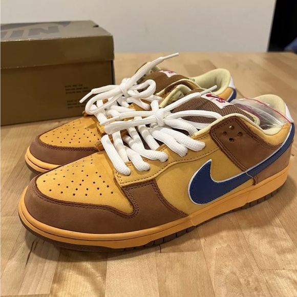 Nike Dunk Sb low new castle brown ale yellow size 10.5 - Picture 2 of 9
